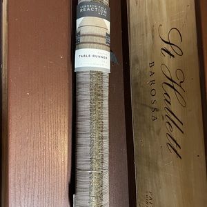 Table Runner 72 in Kenneth cole